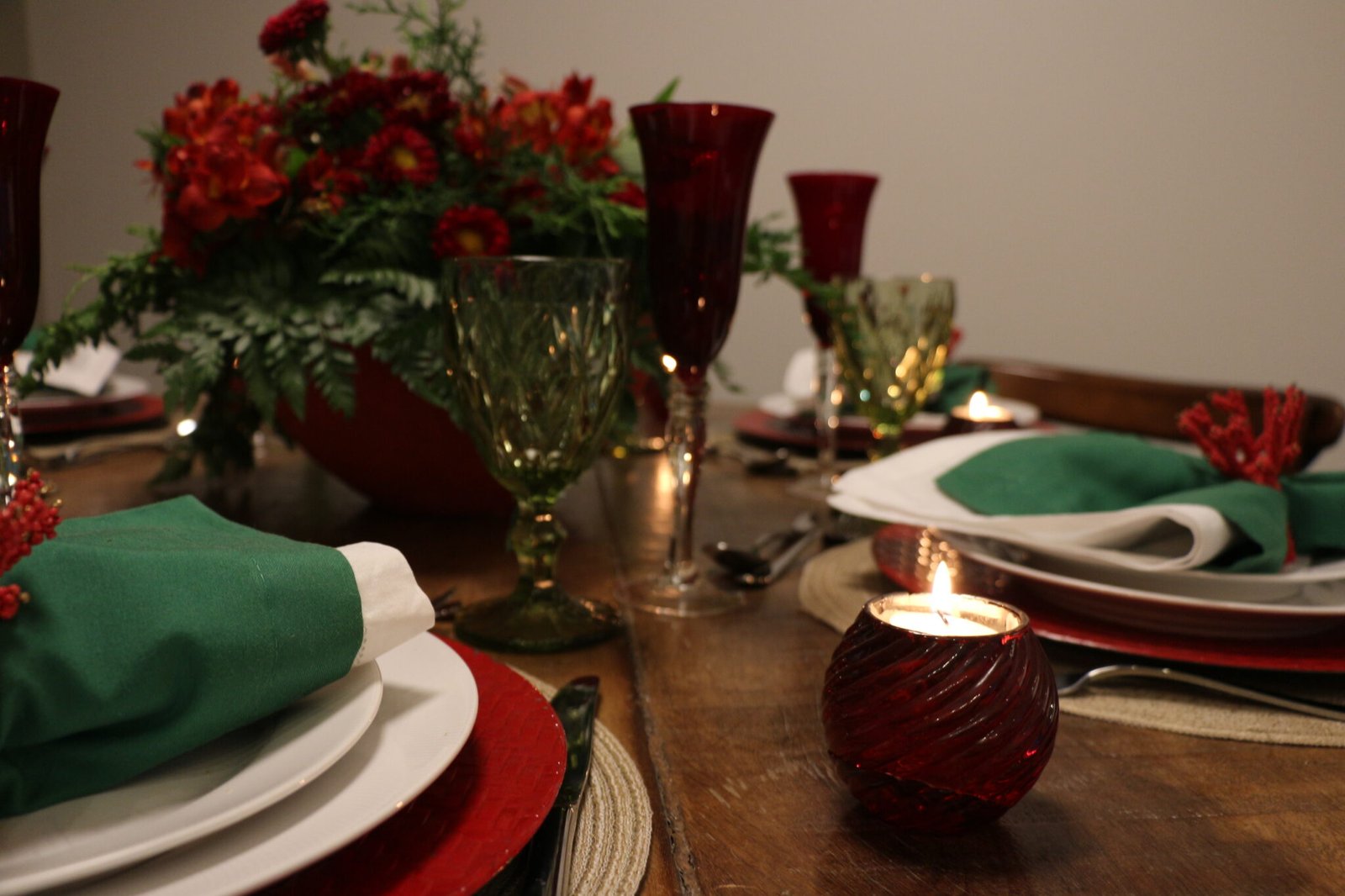 Mesa 'verde' e saudável. A tradição senta-se à mesa de Natal, mas